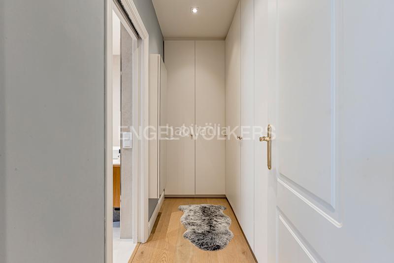 Foto 0e9f0ab4-e3d9-4fe0-b03e-1b2e6fb31c5c. Piccolo appartamento con riscaldamento parcheggio piscina in Barcelona