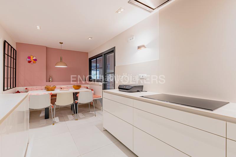 Foto c8e6bde7-fa5c-42ba-bd25-c2237e2e1f53. Piccolo appartamento con riscaldamento parcheggio piscina in Barcelona