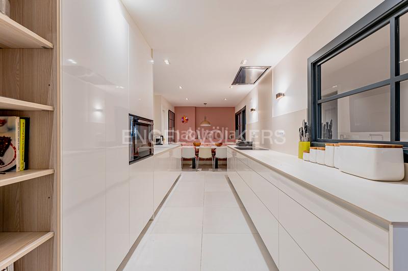 Foto d256b854-ed59-4550-a94a-fea710c8e9e9. Piccolo appartamento con riscaldamento parcheggio piscina in Barcelona
