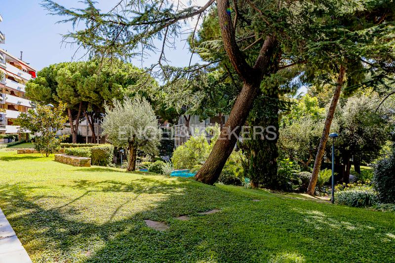 Foto db8f6c71-5dc4-4aab-bfad-72a887f0b370. Piccolo appartamento con riscaldamento parcheggio piscina in Barcelona