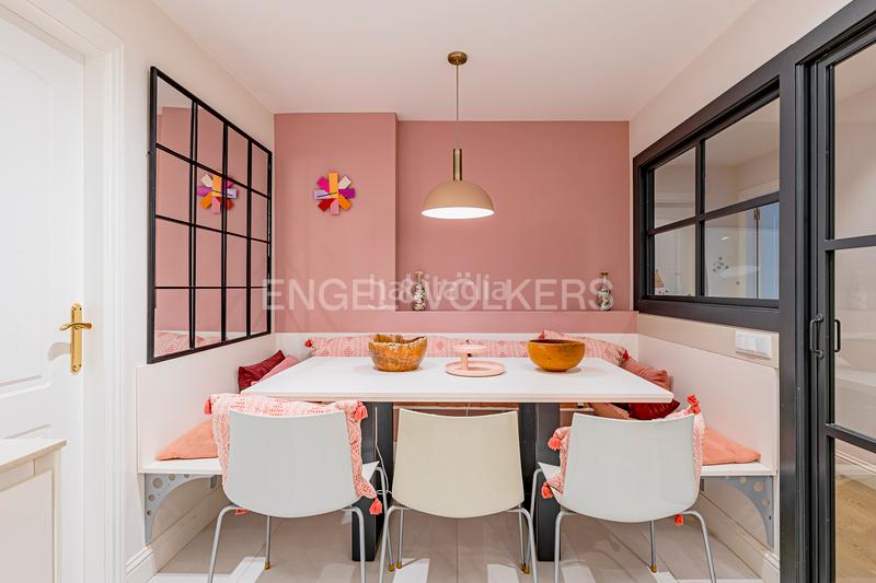 Foto e4b7d6ab-6d81-4abc-9d79-cad951d3a9f2. Piccolo appartamento con riscaldamento parcheggio piscina in Barcelona