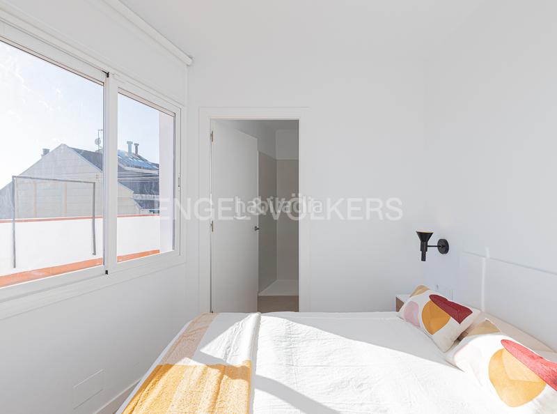 Foto 07178330-56b6-4390-81e9-57225af1b251. Alquiler ático  amueblado en pi i margall en Barcelona