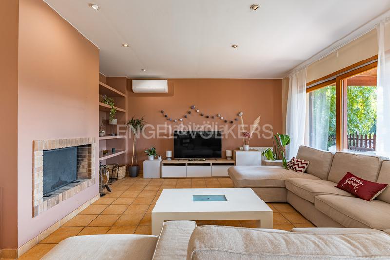 Foto 16dd5a8c-3030-4cd9-b946-336ace40440c. Haus mit heizung parking pool in Vallromanes