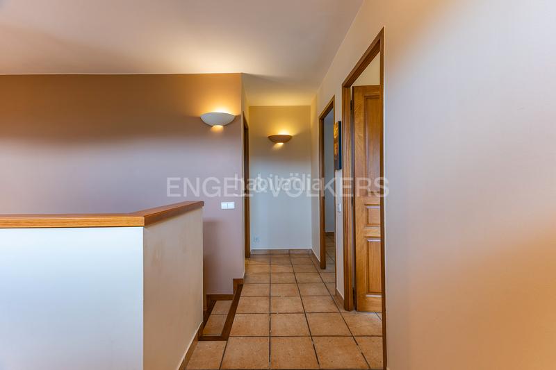 Foto 3db6174c-4c35-4e91-808d-81253a900b38. Haus mit heizung parking pool in Vallromanes