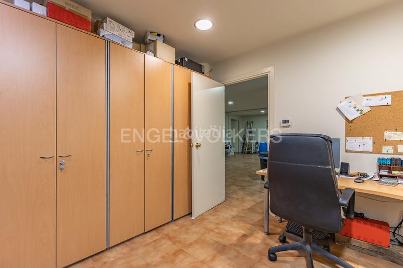 Foto 03b78341-87d8-47ef-a847-a53f8cb10e61. Casa con riscaldamento parcheggio piscina in Canovelles