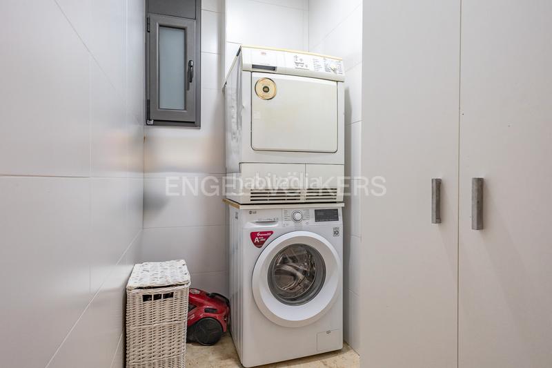 Foto 1341fd98-368d-4bc0-b7cf-cc57ccd5aace. Casa con riscaldamento parcheggio piscina in Canovelles