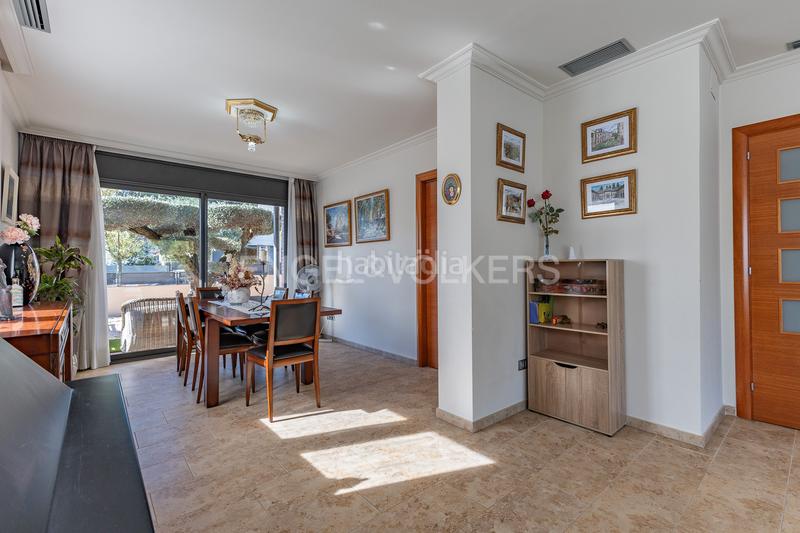 Foto 22728aa8-1d34-4b79-a57d-2894a847c79f. Casa con riscaldamento parcheggio piscina in Canovelles