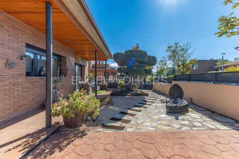 Foto 3906ed80-ba6f-4377-a64e-df9f8d8bf057. Casa con riscaldamento parcheggio piscina in Canovelles