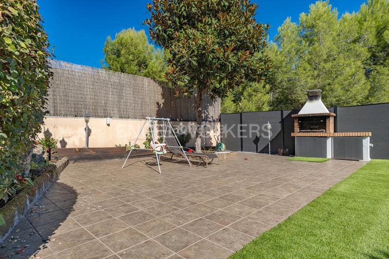 Foto 465e23ec-884e-48b5-a872-787abf3b07ad. Casa con riscaldamento parcheggio piscina in Canovelles