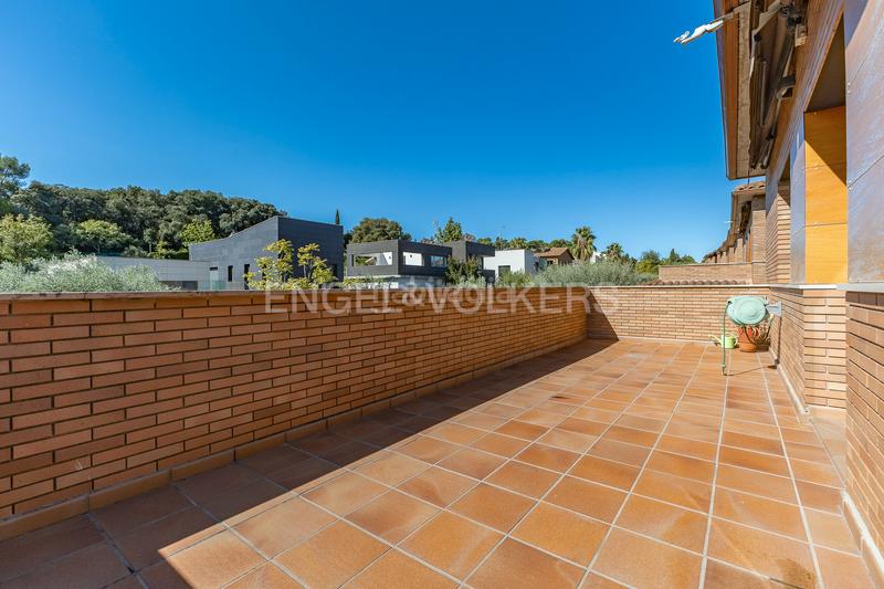 Foto 48d4e740-b4c8-48b2-9d52-f3ee991731bb. Casa con riscaldamento parcheggio piscina in Canovelles