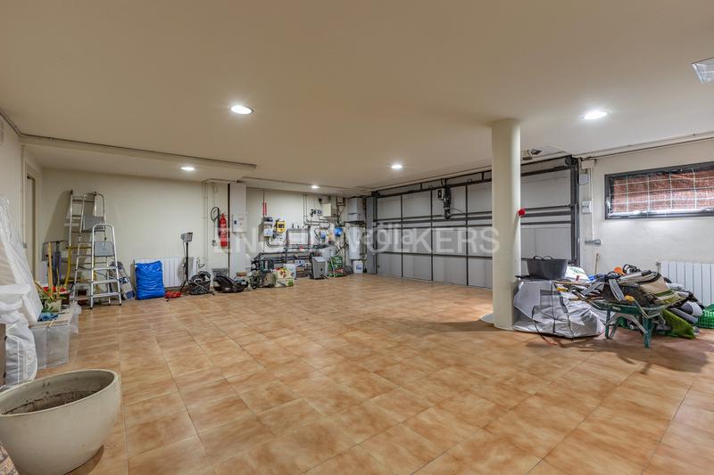 Foto 6817695f-42d0-45a6-9080-3f815a35af17. Casa con riscaldamento parcheggio piscina in Canovelles