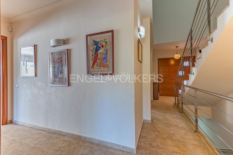 Foto d0c13271-1e44-44c2-9a9d-45b700fe9453. Casa con riscaldamento parcheggio piscina in Canovelles