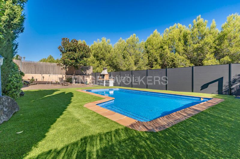 Foto db48bf85-fe99-4ede-b6d2-33a04143b487. Casa con riscaldamento parcheggio piscina in Canovelles