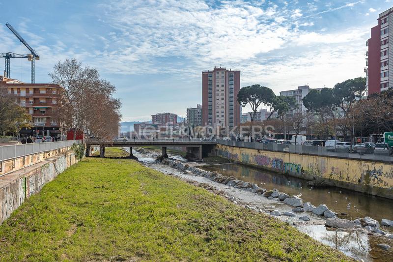 Foto 4a10b9b4-bdea-45ff-a79d-b9ca8d63b2ea. Wohngrundstück in Martinica - Ateneu Cerdanyola del Vallès