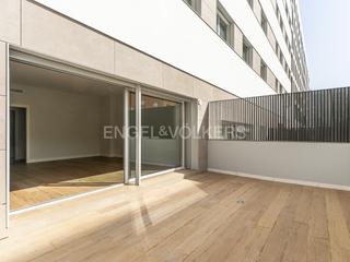 Location Appartement à El Parc i la Llacuna del Poblenou. Exclusivo bajo de obra nueva con terraza y piscina