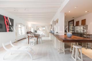 Location Appartement à St. Pere - Sta. Caterina - El Born. Piso con encanto en el borne