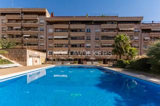 Appartement à Sant Gervasi - Bonanova. Amplio y luminoso piso reformado con piscina en la bonanova