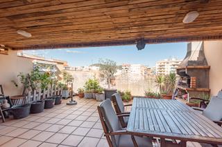Dachwohnung in Sants-Badal. Ático con dos terrazas, vistas abiertas y sol todo el día