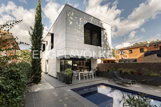 Casa in Mira-sol. Exclusiva casa de lujo con piscina y jardín en sant cugat del va