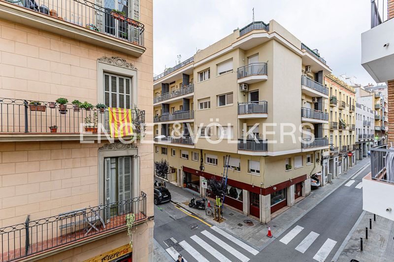 Foto 0f38a99d-3d81-4850-930b-a8525f99e86c. Pis amb calefacció a Putget - Farró Barcelona