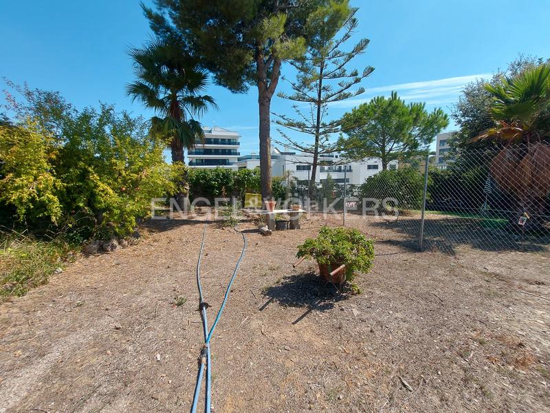 Foto ec3cab6a-075f-4355-9428-18bce32fa327. Terrain résidentiel dans Els Canons - Les Orioles - Can Paulet Sant Boi de Llobregat