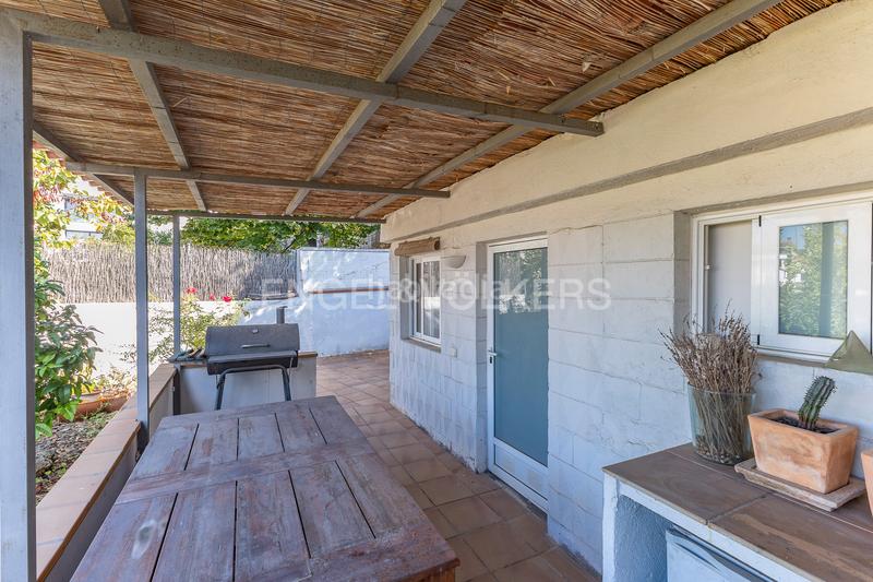 Foto 0162642f-2f93-4189-b56f-41dc3ccd6542. Haus mit heizung parking in La Miranda Esplugues de Llobregat