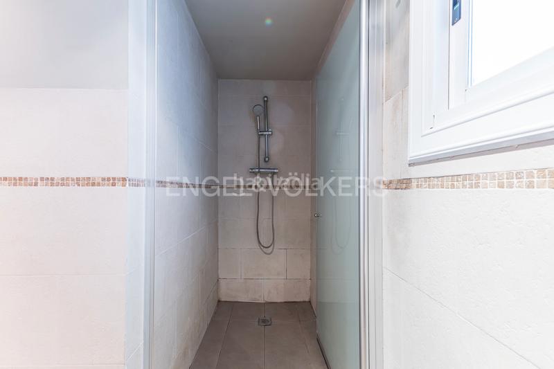 Foto 1cd4fe17-36ff-46de-8571-0a4fde438a7c. Haus mit heizung parking in La Miranda Esplugues de Llobregat