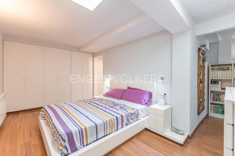 Foto 2d363dc1-cec6-4864-b384-ba1a121a9d14. Haus mit heizung parking in La Miranda Esplugues de Llobregat