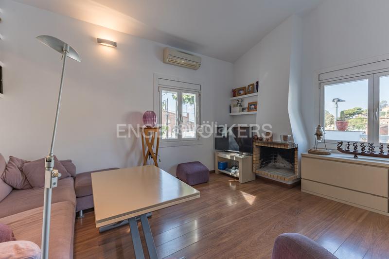 Foto 2ef8dd66-07d1-4e28-89fc-7624b6871c47. Haus mit heizung parking in La Miranda Esplugues de Llobregat