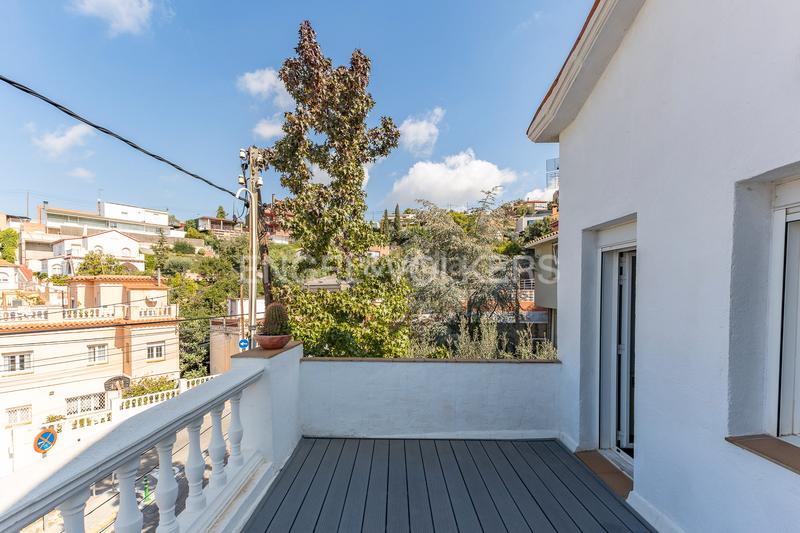 Foto 336e8014-988d-43aa-b6b1-0c569b5408e0. Haus mit heizung parking in La Miranda Esplugues de Llobregat