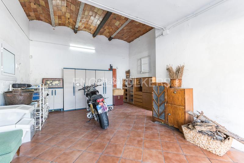 Foto 58fb3a1e-cd8f-4fd9-9887-373b3e7755e7. Haus mit heizung parking in La Miranda Esplugues de Llobregat