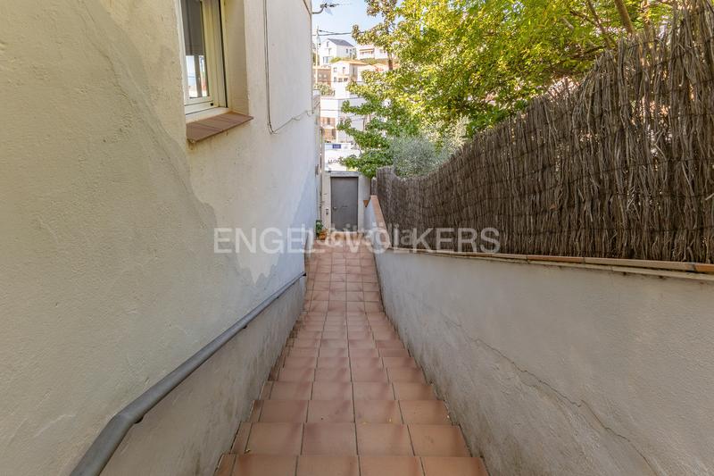 Foto 6f0b2026-3cc4-4f5e-a2cd-15321986c51b. Haus mit heizung parking in La Miranda Esplugues de Llobregat