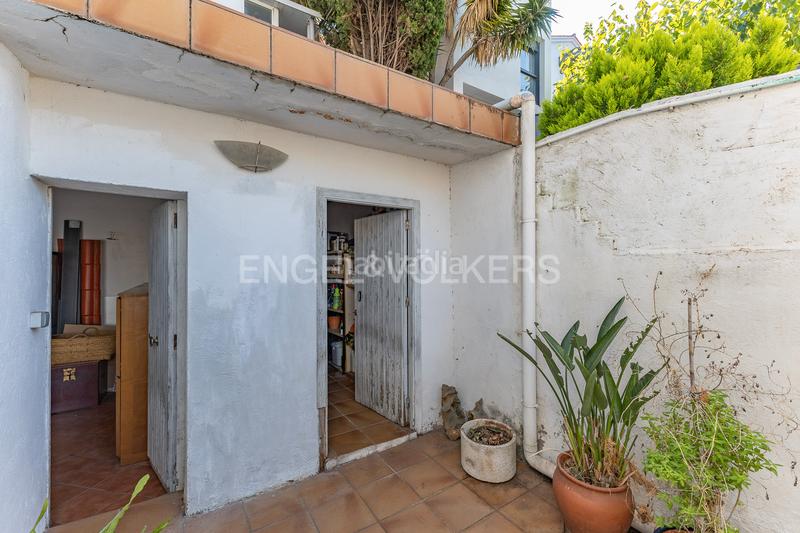 Foto 7807071c-2a97-49ca-9e76-0db35bf2363d. Haus mit heizung parking in La Miranda Esplugues de Llobregat