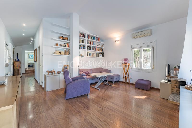 Foto 939ceac5-3e45-48ff-bfcc-0f7b240da5f8. Haus mit heizung parking in La Miranda Esplugues de Llobregat