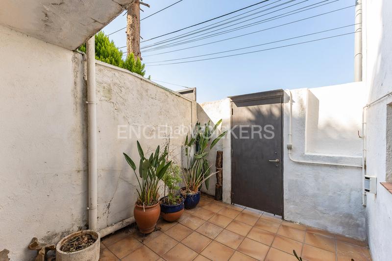 Foto aaaa961a-5abe-4f08-aa18-15c6487392b7. Haus mit heizung parking in La Miranda Esplugues de Llobregat