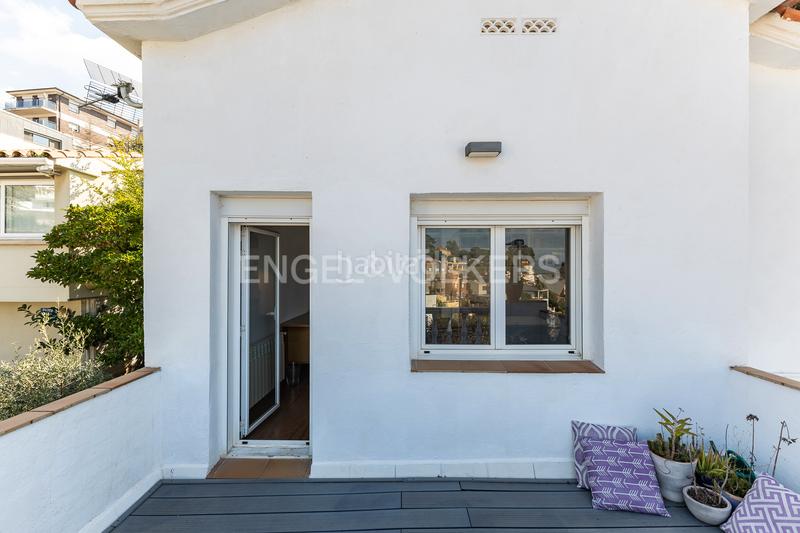 Foto b0539b2d-832f-43b7-90c5-d7f4283d3052. Haus mit heizung parking in La Miranda Esplugues de Llobregat