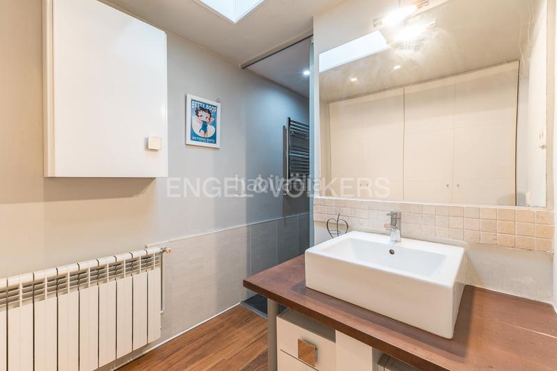 Foto c4a6770c-9724-4e59-a905-cc7a84c73836. Haus mit heizung parking in La Miranda Esplugues de Llobregat