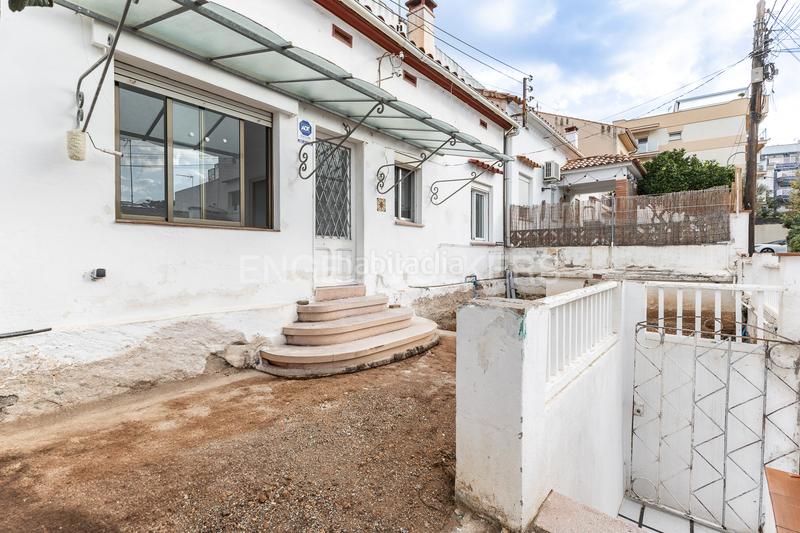 Foto fc5d3e61-c27b-4fb1-a90e-17ce04f40416. Casa amb calefacció a Centre Masnou (El)