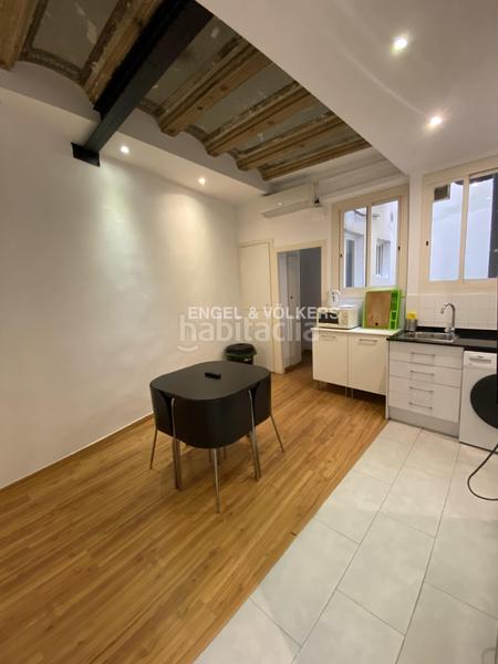 Foto 11a25d14-b23f-4c69-8f13-efdaf82a95d5. Alquiler apartamento ideal apartamento para compartir 3 habitaciones dobles en la rambla en Barcelona