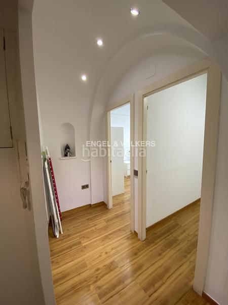 Foto 3ad611e0-22ac-47b3-ac55-4c050ee15d5f. Alquiler apartamento ideal apartamento para compartir 3 habitaciones dobles en la rambla en Barcelona
