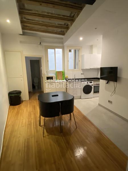 Foto 443c99a8-ff0e-43d0-b208-9493277a52af. Alquiler apartamento ideal apartamento para compartir 3 habitaciones dobles en la rambla en Barcelona