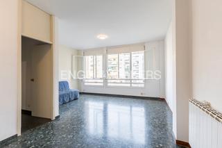 Appartement à La Nova Esquerra de l´Eixample. Piso familiar de 3 habitaciones a reformar  la nova esquerra de