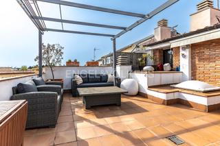 Zweistöckige Wohnung in Canet de Mar. Dúplex con encanto con terraza panorámica en canet de mar.