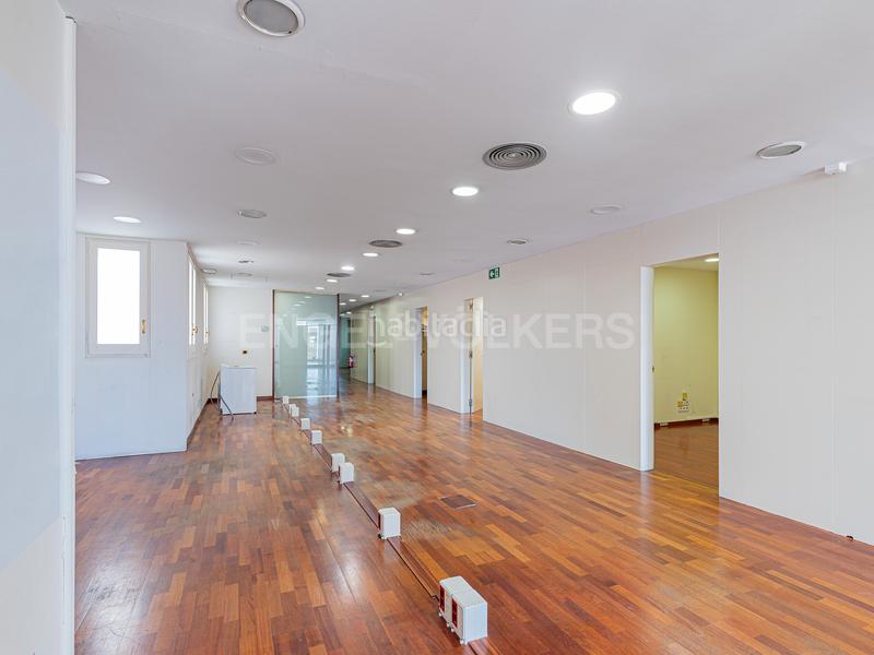 Foto 3f6c1647-b2c8-45bd-ae4b-ea0235191126. Miete appartement mit heizung in Vila de Gràcia Barcelona