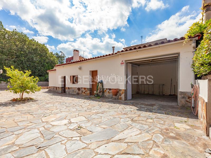 Foto 3120c09c-bf08-4773-ad06-7267a079096c. Haus mit heizung parking pool in Mira-sol Sant Cugat del Vallès