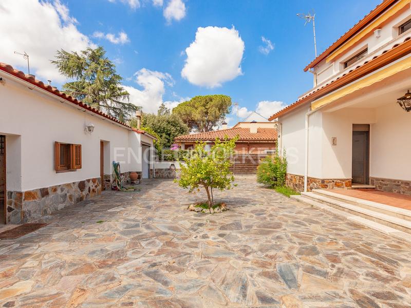 Foto 3a5de2a6-e95c-4532-b507-566de445cb41. Haus mit heizung parking pool in Mira-sol Sant Cugat del Vallès