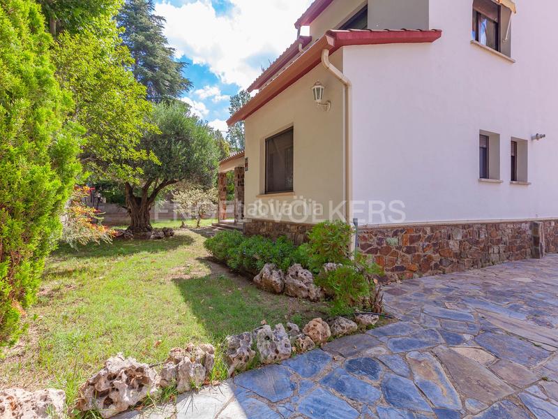 Foto 4287d679-4ff2-4261-b8d1-f5ef29d236f8. Haus mit heizung parking pool in Mira-sol Sant Cugat del Vallès