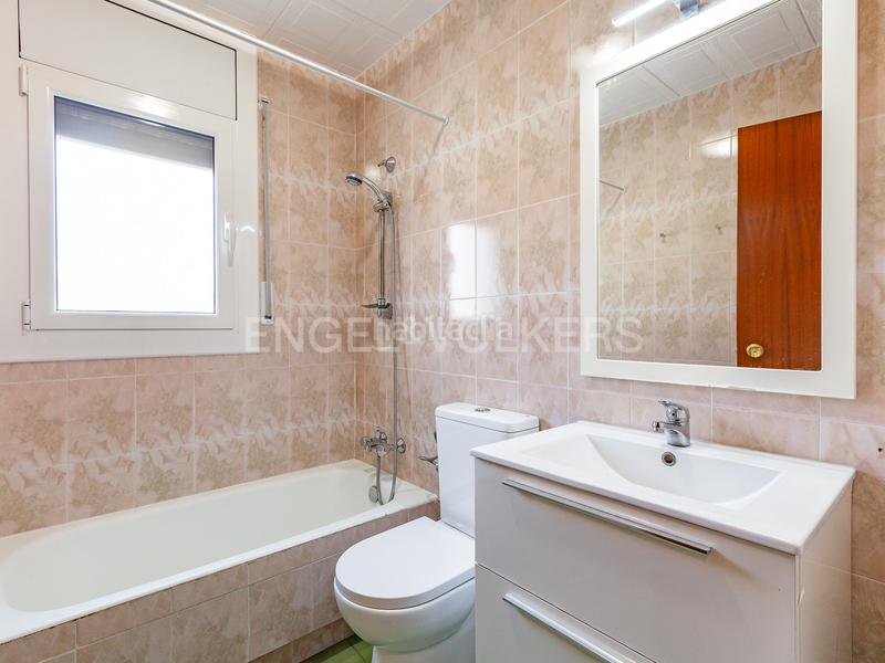 Foto 527a849e-55ac-4d68-b36d-09b3598331b7. Haus mit heizung parking pool in Mira-sol Sant Cugat del Vallès