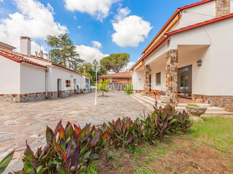 Foto 6234c997-8d25-4b75-841d-6bcb9a078df2. Haus mit heizung parking pool in Mira-sol Sant Cugat del Vallès