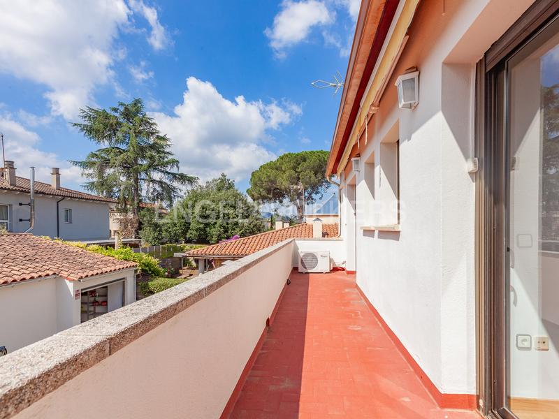 Foto 6a3f95c8-e621-4acd-a345-f390797c1b76. Haus mit heizung parking pool in Mira-sol Sant Cugat del Vallès